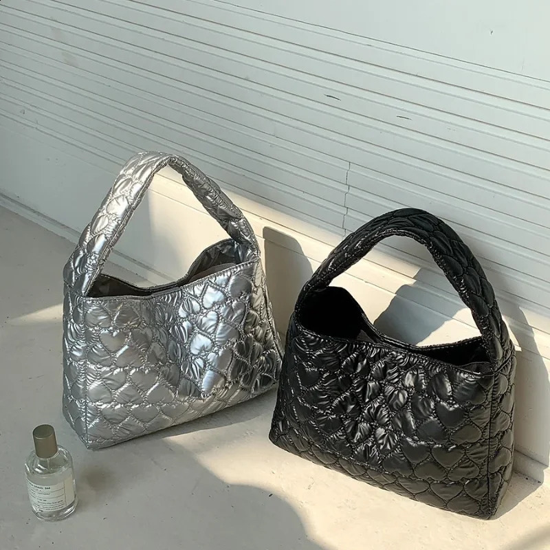 Winter Thick Heart Thread Tote Bag Stylish Silver Lady Soft Handle Hasp Feather Underarm Niche n Casual Pillow 240821