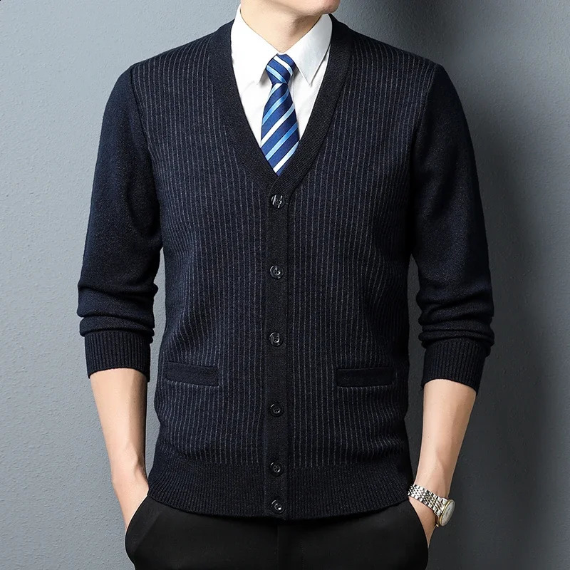Autumn Mens Cardigan Plaid Fashion Business Casual Knitted Sweater Warm V-neck Sweater Male Tops 240821