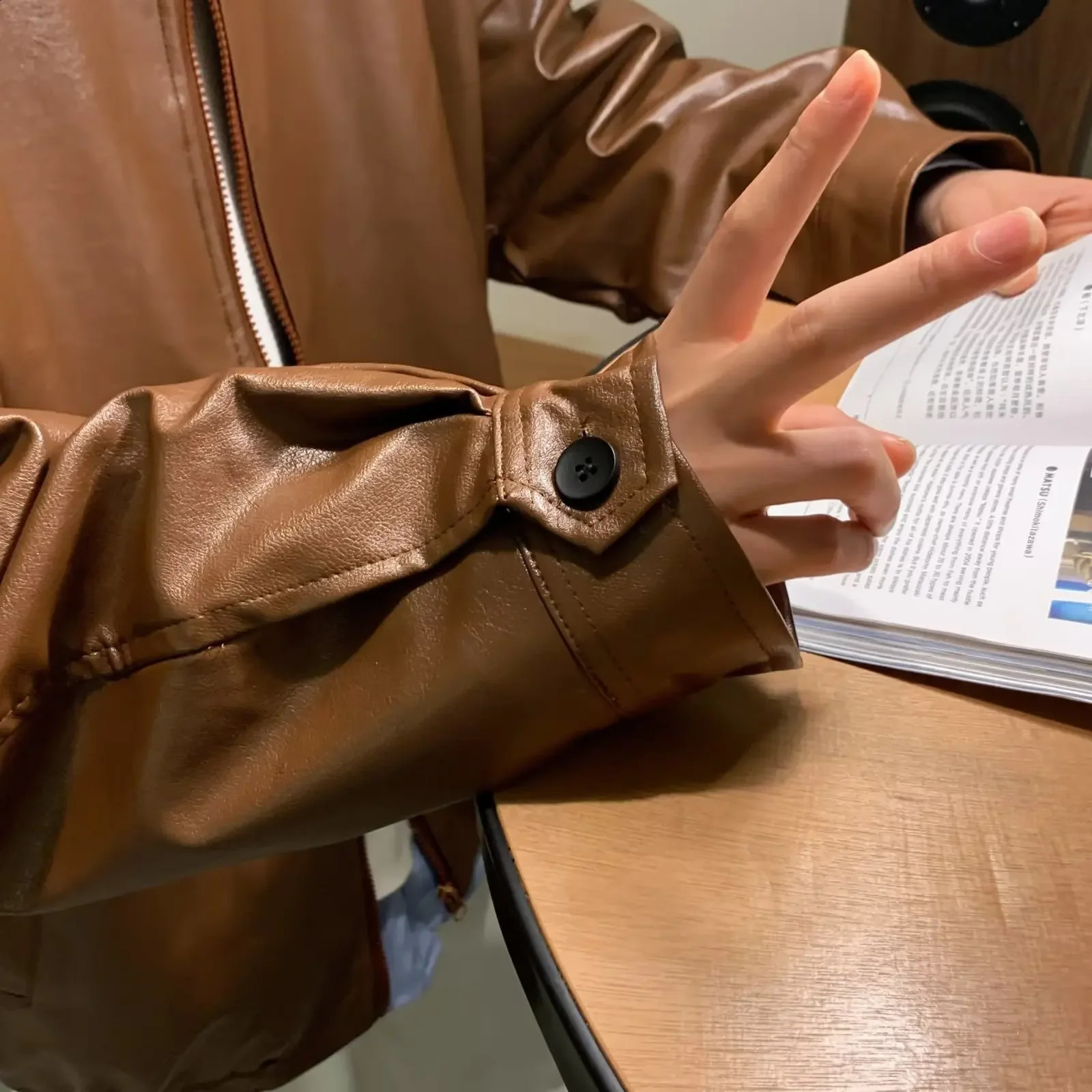 Spring Fashion Pu Leather Solid Color Hip Hop Jacket Top American Style Vintage Motorcycle Jacket For Men Women 240822