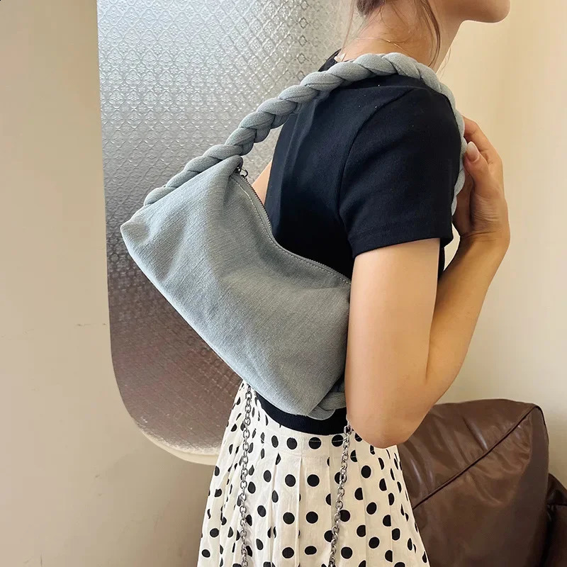 Preppy Style Niche Cloud Handle Bag Fried Dough Twist Strap Denim Underarm Bag Upscale Exquisite Chain Women Crossbody Bag 240822