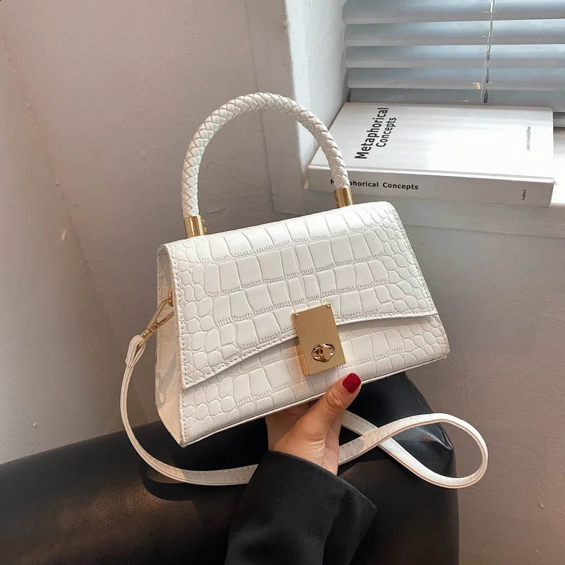 Womens bag trend handbag retro er y cross body bag womens bag shoulder free delivery handbag 240822 ww