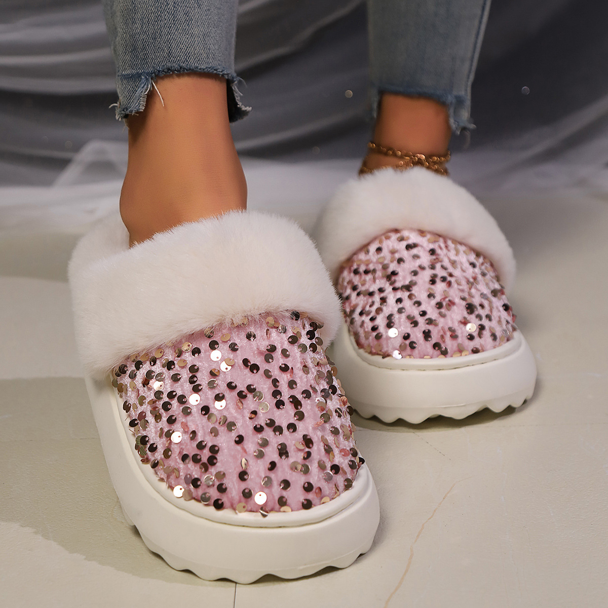 Fashion furry cotton slippers women 2024 European American winter Warm new ladies with colored sequins home thick-soled plush slippers factory wholesa