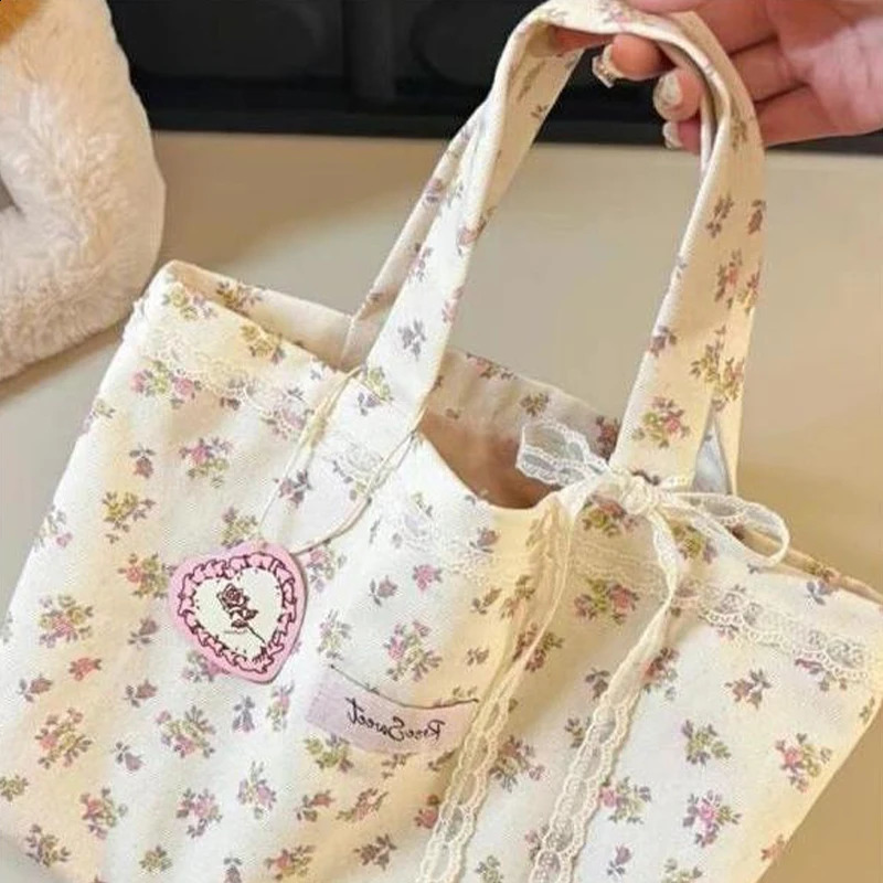 Large Capacity Floral Canvas Tote Fashionable Commuting Shoulder Handbag 240823