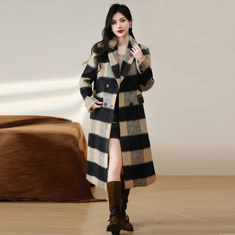 Autumn Winter Fashion High-quality Plaid Woolen Coat Womens Korean Slim Long Casual Wool Overcoat Female Outerwear 240822