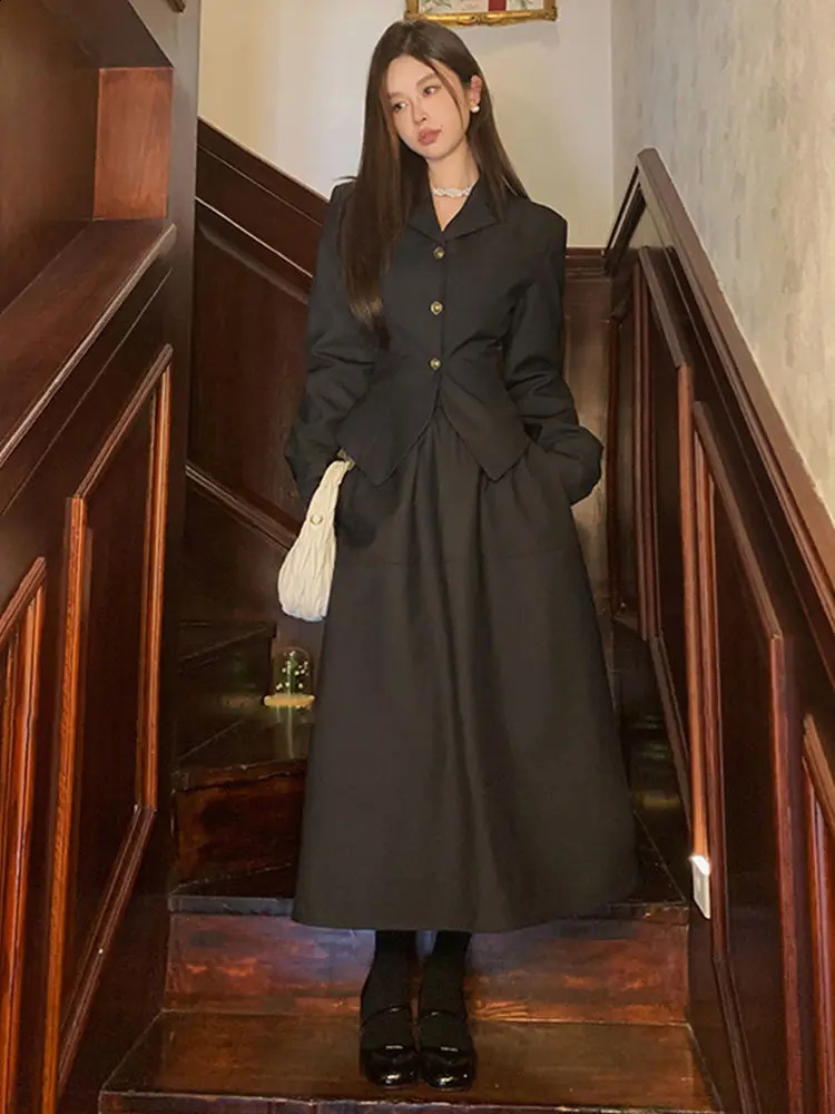 Korea Womens Retro Casual Waist Wrapped Suit Half Skirt Set Two Piece Black Hepburn Style Single Breasted Suit Half Skirt Set 240823