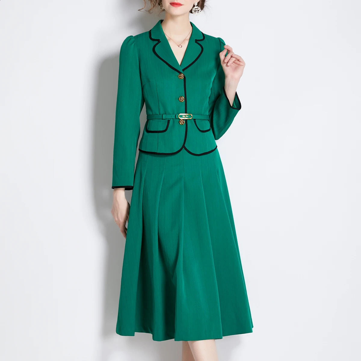 Womens Spring jacket Fashion Single Breasted Slim Fit Small Blazer Coat Vintage Female OuterwearSkirt Suit Two Piece Sets 240823
