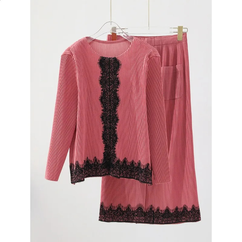 Miyake Pleated Womens Winter Suit French Retro Patchwork Lace Elastic Pullover Top Half Skirt Two-piece Set 240823