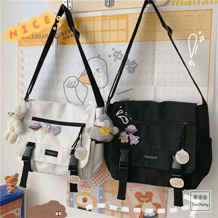 DHwanglijia Haruku Versatile Canvas designer bag Women Crossbody Solid Color Flip Casual Handbag Shoulder Bags Teen Girls Messenger Bag Satchels 24082