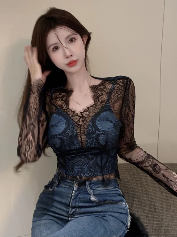 Blusas Mujer De Moda Womens Sexy Lace Shirt Vneck Long Sleeve Crop Top Warm Korean Fashion Retro w240824