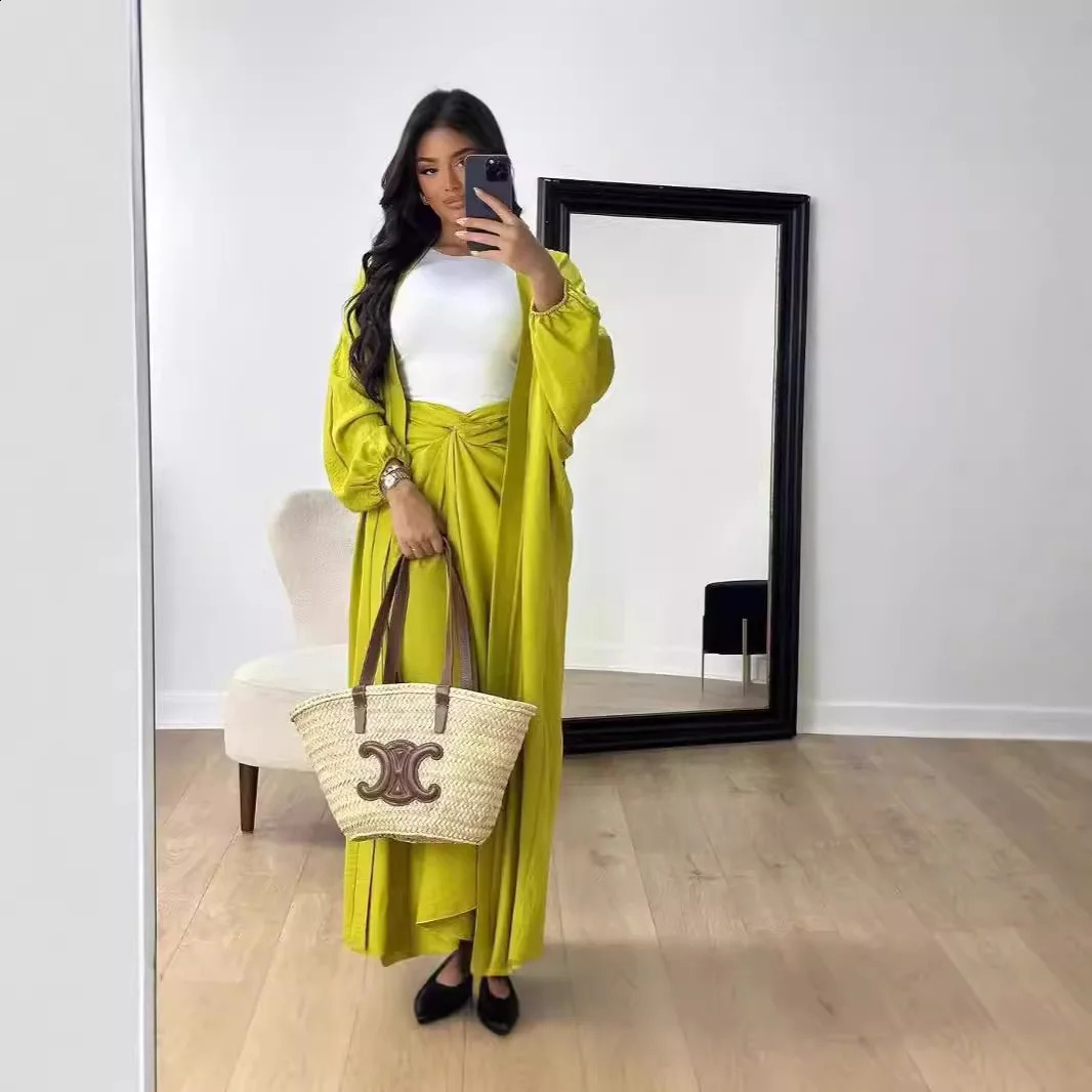 Autumn womens skiing set fashionable Muslim elegant solid color long cardigan half skirt twopiece 240823