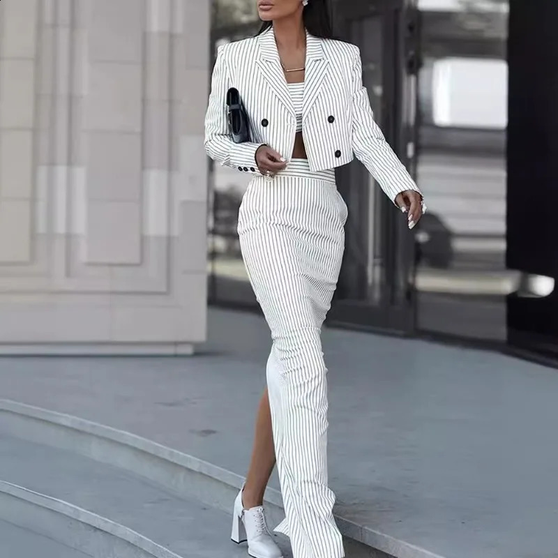 Spring Summer Striped Slim Fit Suit Womens Fashion Double Breasted Turn-down Collar Blazer High Waist Slit Skirt Suit 240823