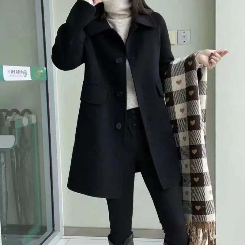 Woolen Coat Womens Long Autumn Winter Outwear Korean Short High Quality Overcoat Female Foreign Style Wool Jacket 240822