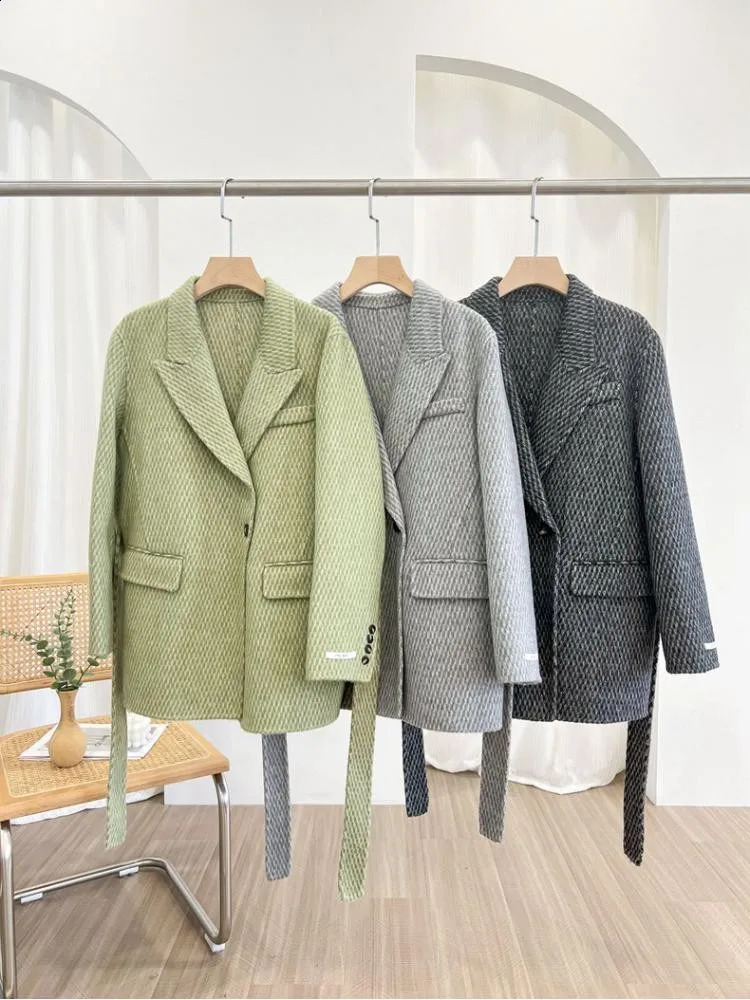 Handmade High End Alpaca Short Wool Coats Women Fall And Winter Korean Style Lace Up Loose Pineapple Plaid Woolen Jackets 240822