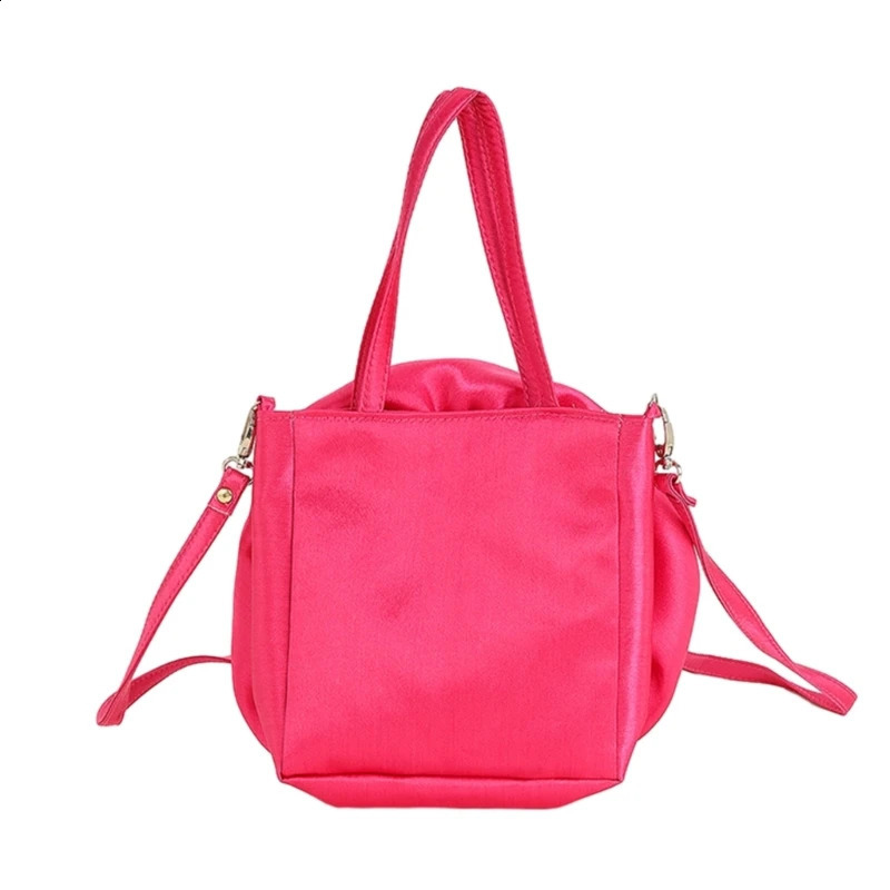 Night bag with detachable shoulder straps and cross pockets 240823