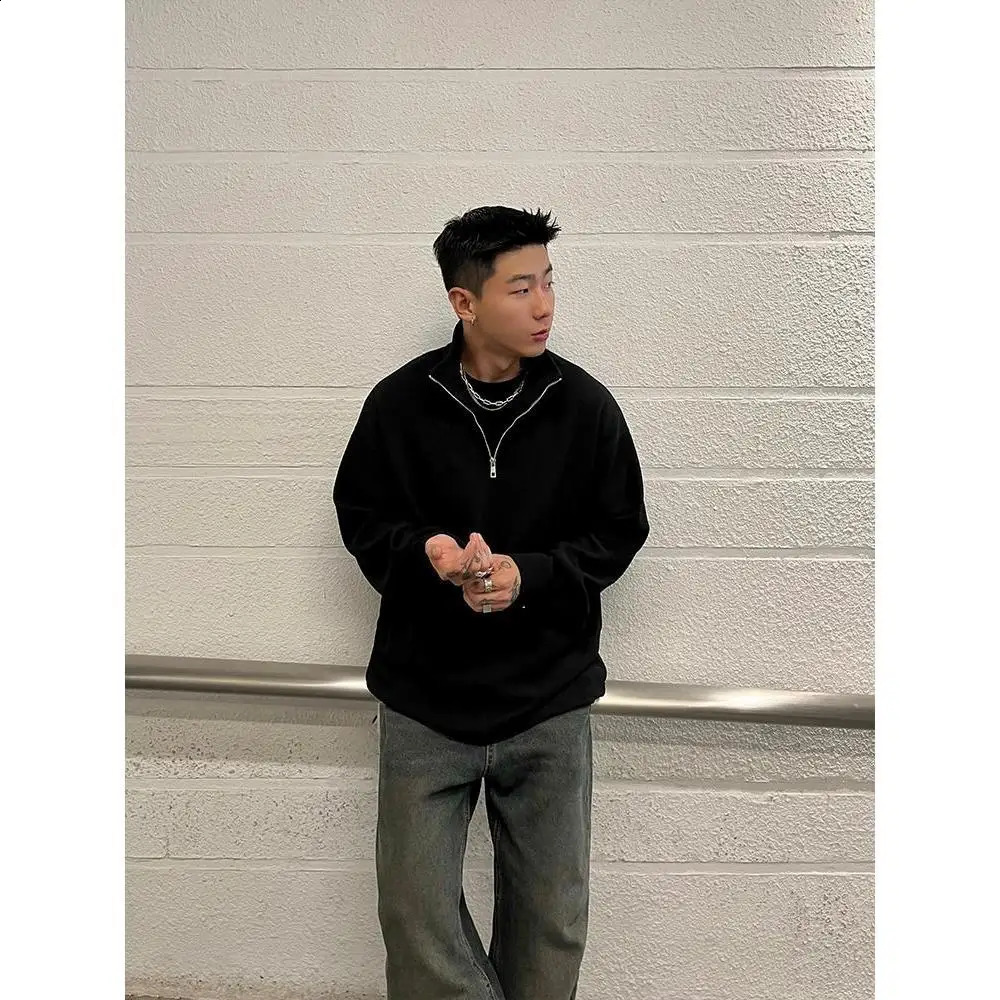 Mens twill textured fabric silhouette half-zip sweatshirt loose shoulder pullover long sleeves men clothing y2k top one piece 240823