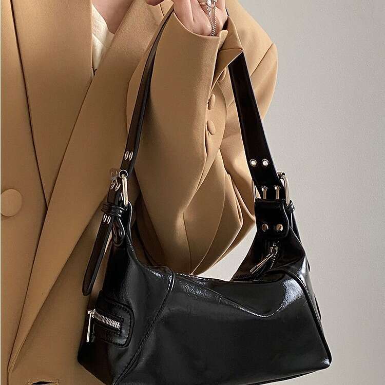 Luzi 2024 niche design new versatile one shoulder portable small for women's spring/summer motorcycle underarm bag