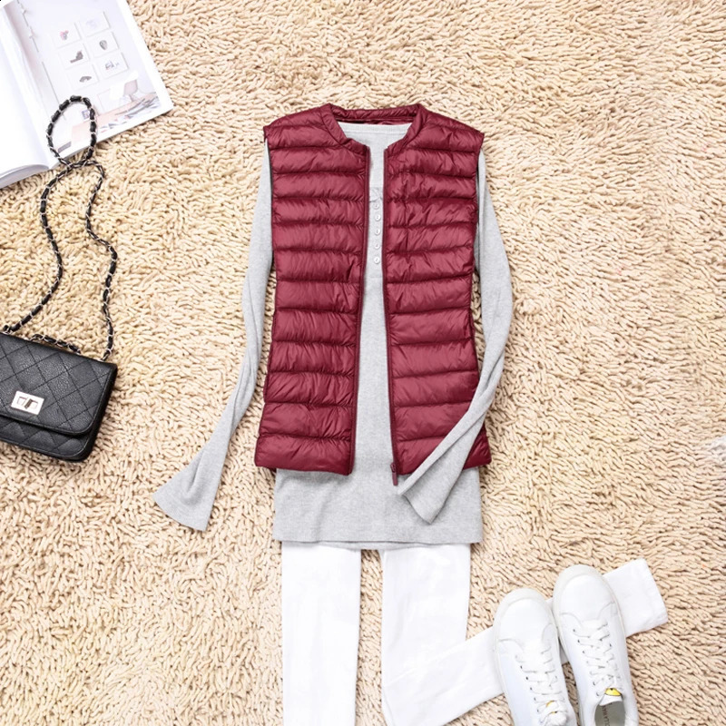 Autumn womens ultra light down vest sleeveless Oneck duck jacket collarless student windproof inflatable 240823