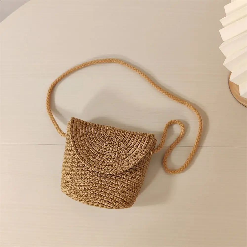 Handwoven Shell Shape Straw Shoulder Bag Crossbody Kid Summer Beach Envelope Wallet for Wowen Girls 240919