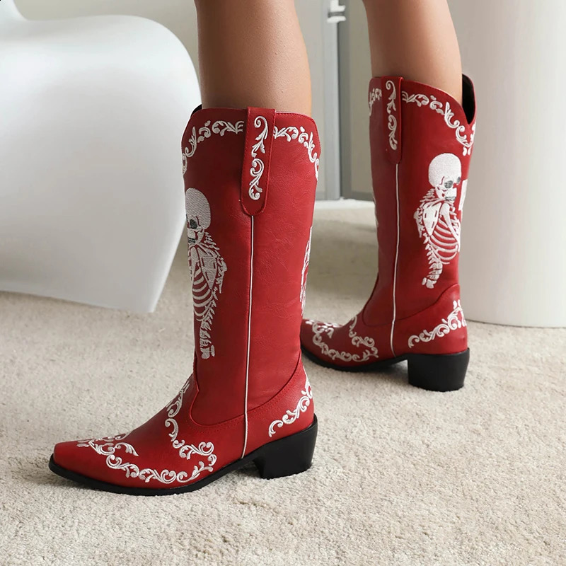 Plus Size Embroidered Skull Pattern Punk Style Womens Middle Boots Pointed Toe Chunky Heel Plush Embroidered Slip On Boots 240823