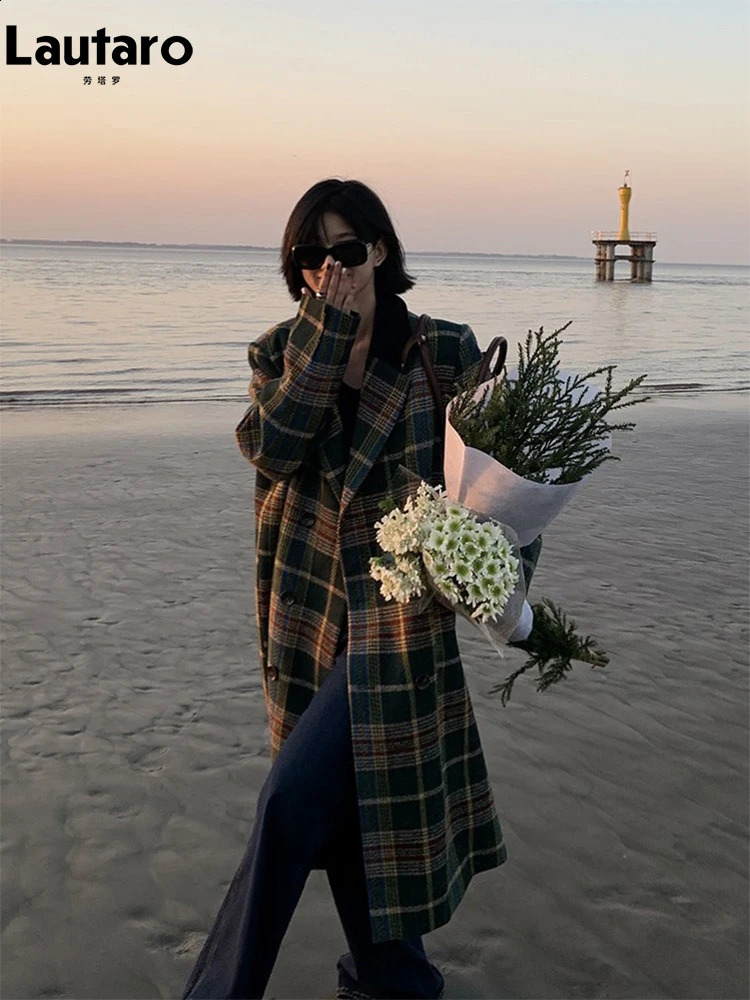 Lautaro Autumn Winter Long Oversized Plaid Trench Coat for Women Double Breasted Loose Casual Green Tweed Coats Korean Fashion 240822