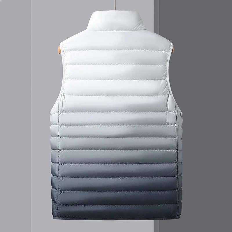 Ultra lightweight mens 90% white duck gradient winter vest fashionable and sleeveless waist jacket Homme Warm Parkas 240822