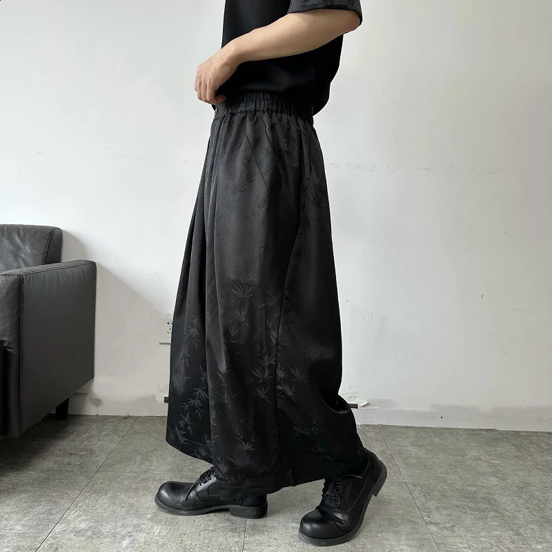 IEFB Chinese Style Mens Casual Pants Satin Jacquard Wide Leg Ankle-Length Pants Elastic Waist Summer Simple 9C6011 240822