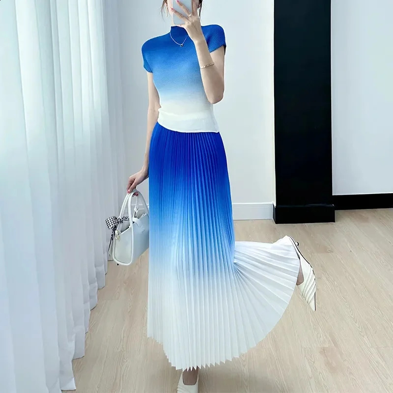 Color Two-Piece Set Womens Summer Fold Elastic High end Gradual Layered Pleated Top Gentle Hundred pleated Skirt And T-Shir 240823
