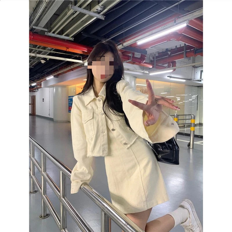 Autumn Fashion Set for Women Korean Short Coat Age Reducing Half body Short Skirt Cow Two Piece Set 240823