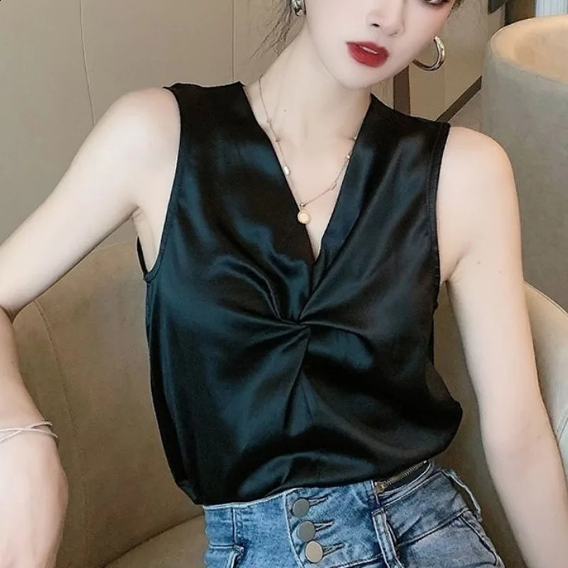 Summer white Vneck pleated shirt top sleeveless solid color shoulder elegant warm and fashionable womens clothing w240824