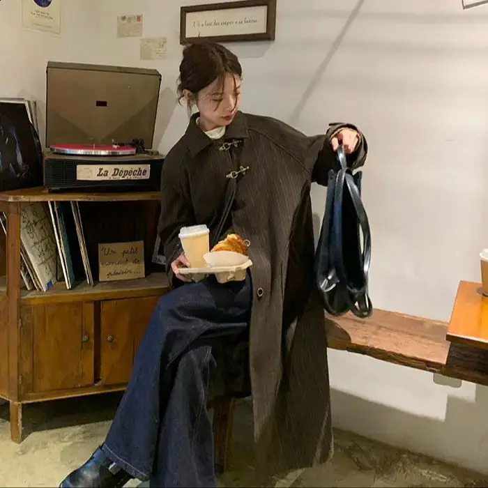 Korea Womens Retro Raglan Airplane Button Wool Coat Autumn Winter Mid-length Striped Turndown Collar Brown Long Sleeves Woolen 240822