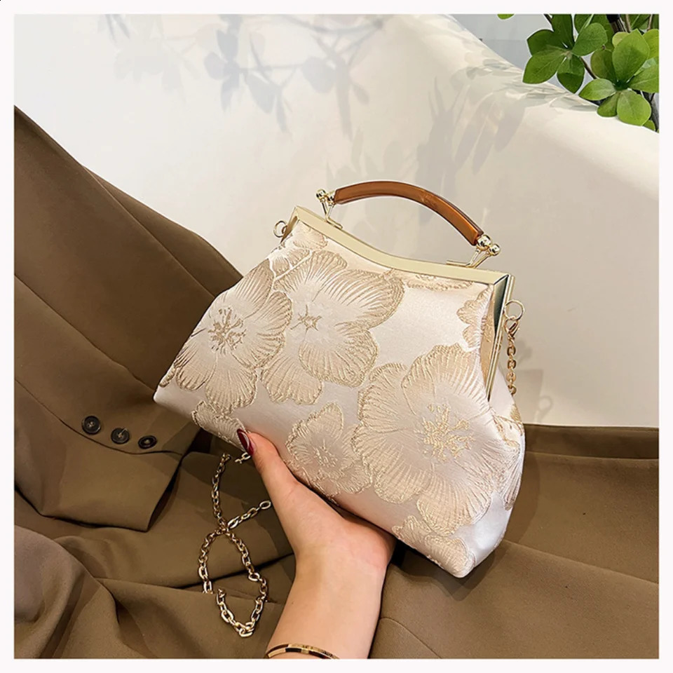 Chinese Flower Embroidery Handbag Chain Shoulder Crossbody Bag Vintage Elegant Evening Clutch Pinch Buckle Shell Phone Pouch 240822Z