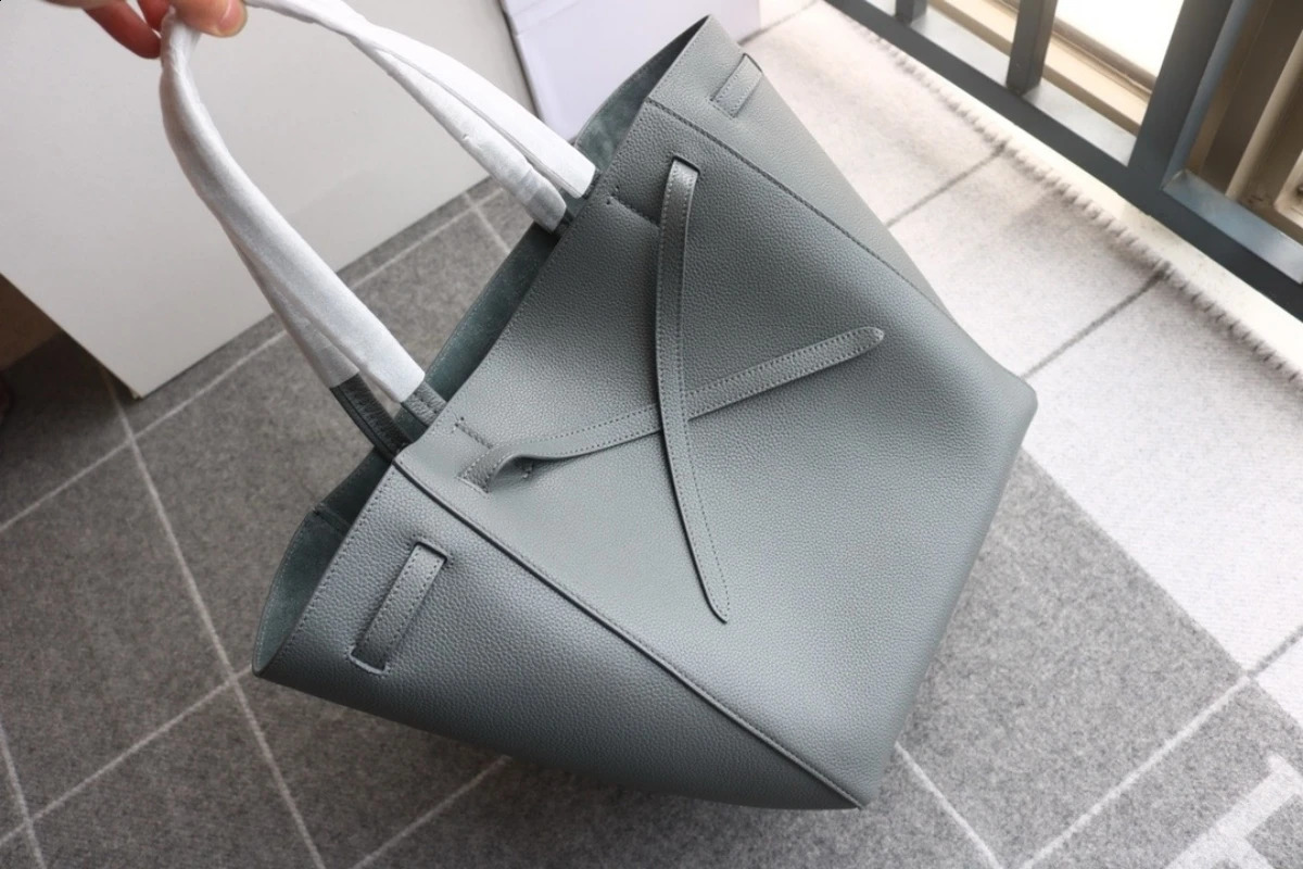 large capacity shopping bag handbag shoulder soft cowhide fashion version womens 240823