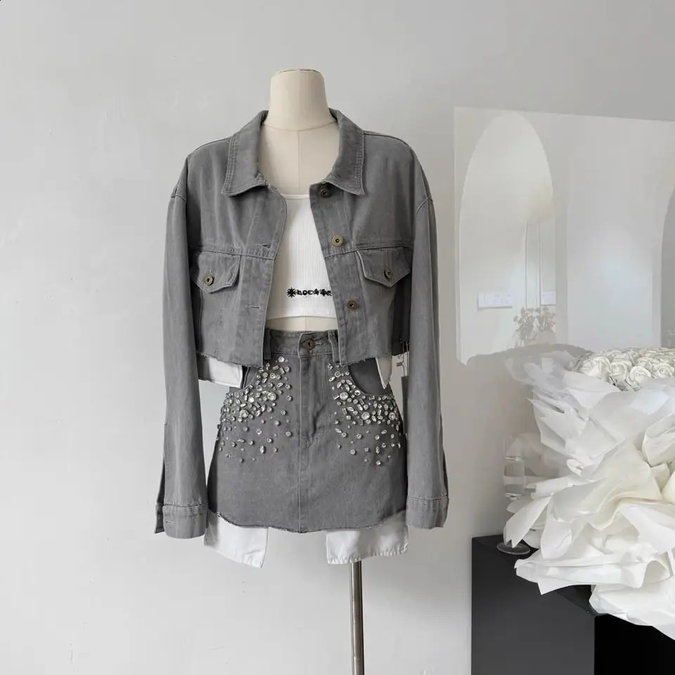 Spring Small Fragrance Set Womens High End Denim Coat Skirt Temperament Celebrity Two Piece Set Western Style 240823