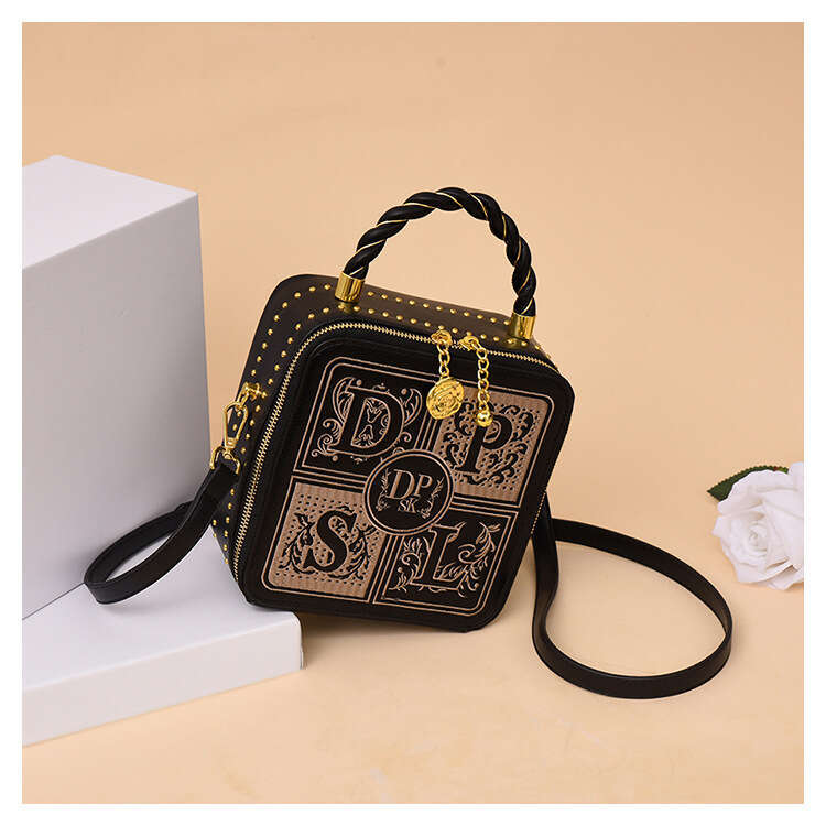 Women's 2024 new light high-end fashion versatile embroidered handbag, single shoulder crossbody small square bag