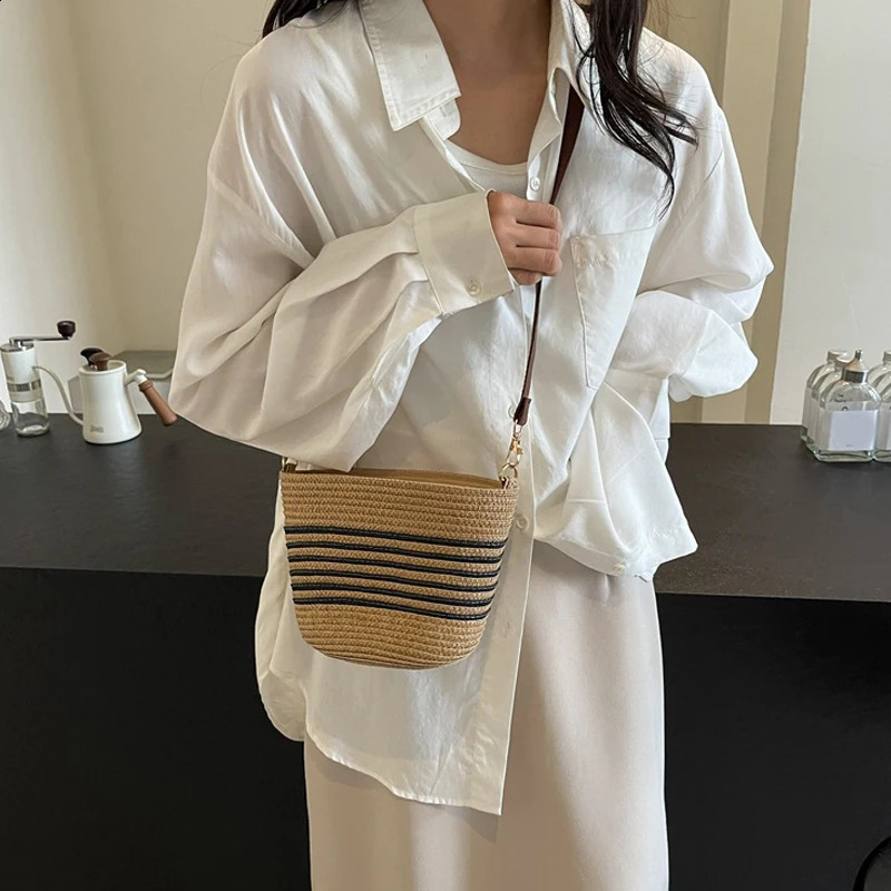 Ladies Summer Straw Crossbody Bag Women Beach Holiday Shopping Woven Striped Shoulder Handbag Messenger Purses For Bags 240822