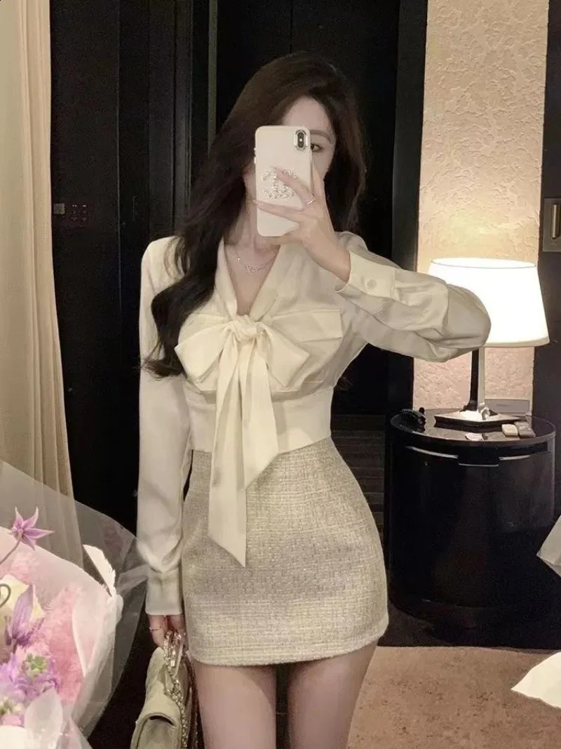 French Temperament Lace Up Shirt Hip Wrap Skirt Two-piece Set Women Fashion Sweet Gentle Slim Spring Versatile Chic Spicy Suit 240823