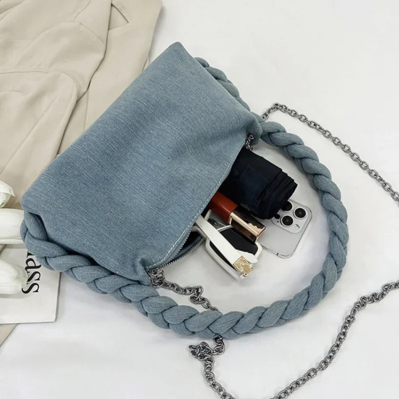 Preppy Style Niche Cloud Handle Bag Fried Dough Twist Strap Denim Underarm Bag Upscale Exquisite Chain Women Crossbody Bag 240822