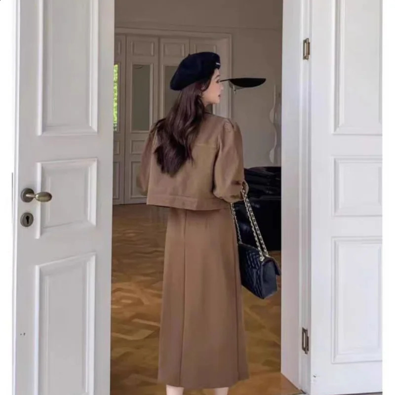 Retro Casual Outfits Spring Autumn Short Denim Jacket Paired with Suspender Split Long Skirt Two-piece Set for Women 240823