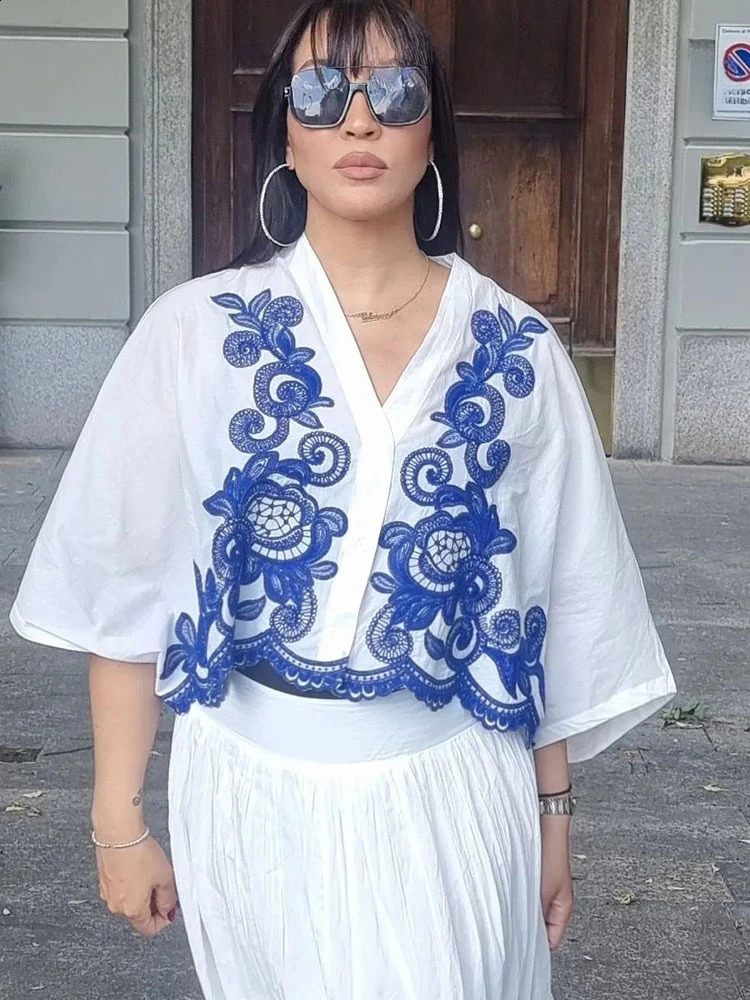 Womens 2-piece Set Of Blue Embroidered Single-breasted Loose Shirt Chic High-waisted Loose Pleated Street Skirt Suit 240823