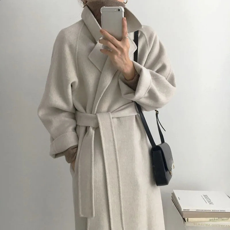 Autumn Winter Woolen Coat Women Fashion with Belt Turn Down Collar Warm Overcoat Vintage Brown Long Woolen Jacket Woman 240822