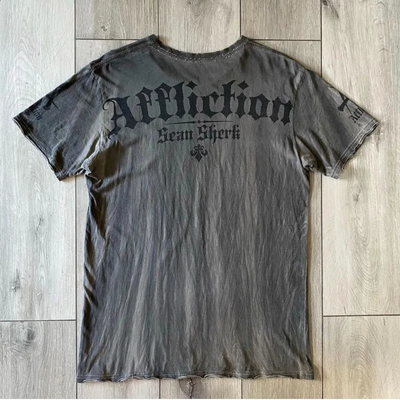 Y2K American high Tshirt street bomb skeleton military knife protection dark print summer short sleeved personalized casual 240822