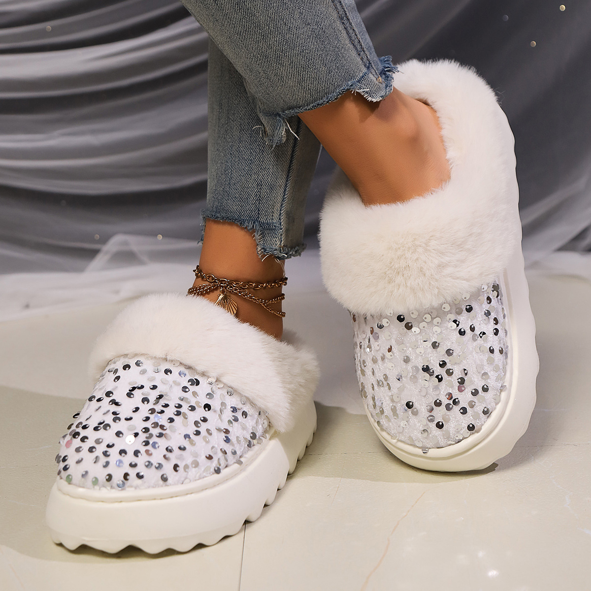 Fashion furry cotton slippers women 2024 European American winter Warm new ladies with colored sequins home thick-soled plush slippers factory wholesa