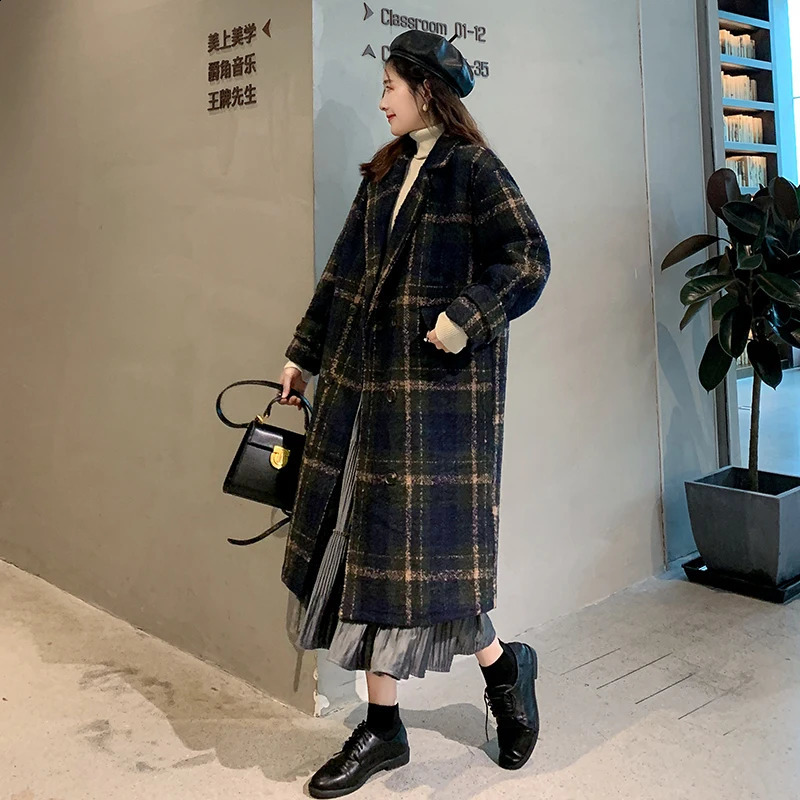 Autumn Winter Long Plaid Wool Coat Women Double Breasted Thicken Loose Woolen Overcoat Female Quited Coats 240822