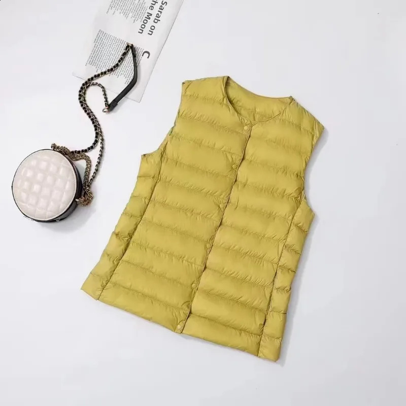 Womens spring sleeveless lined duck down jacket autumn and winter ultra light 90% white womens vest 240823