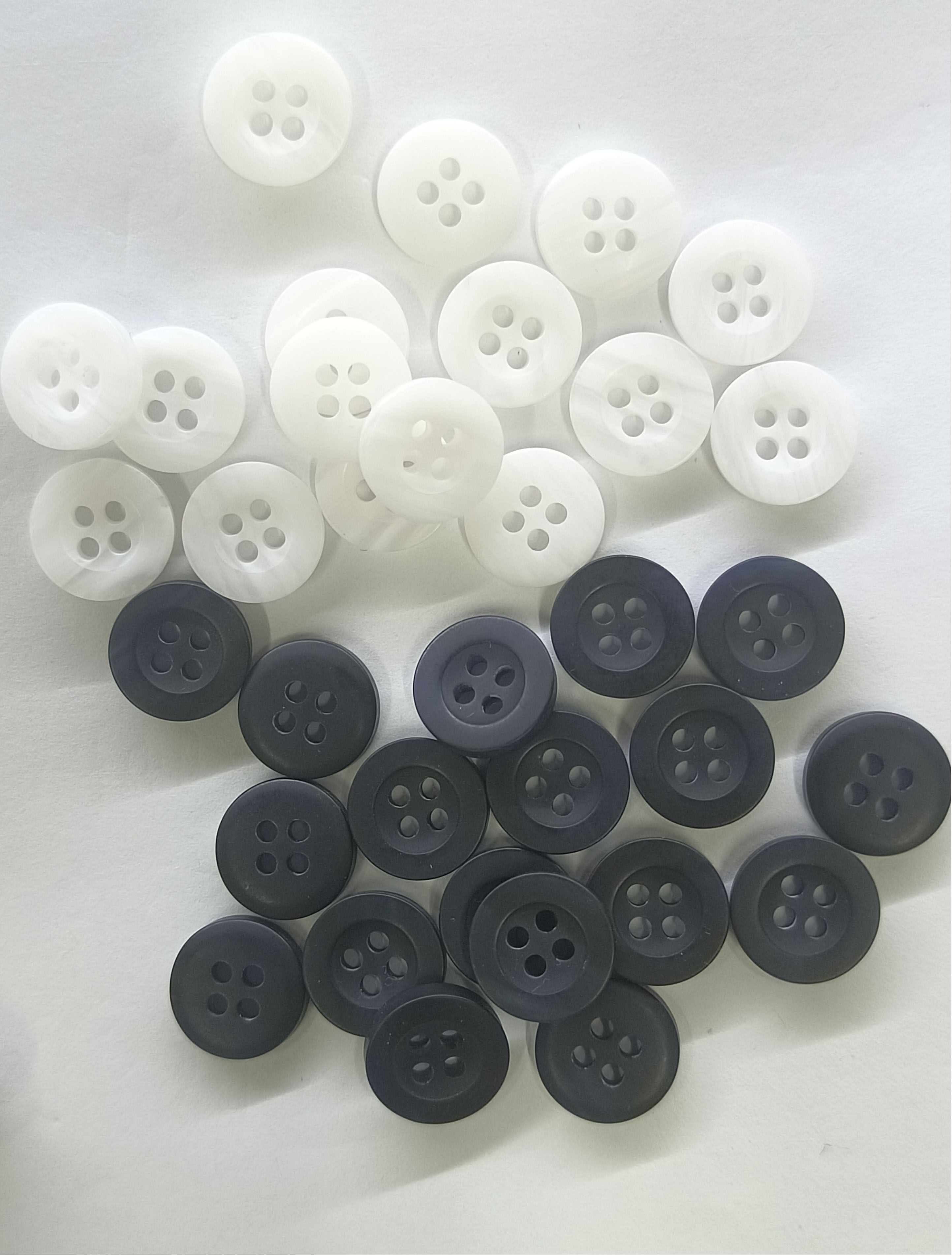 Resin Shirt Buckle with 4 Poles for Secure Closure