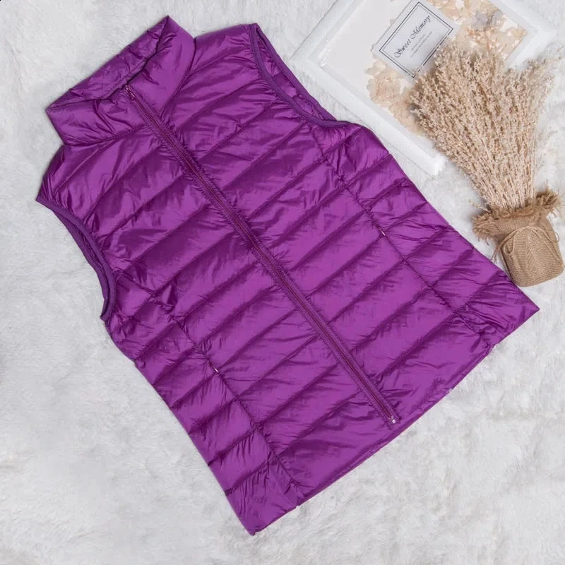Autumn Winter Ultra-light Women Down Vest Jacket Sleeveless White Duck Down Warm Waistcoat Outerwear Coats for Woman Portable 240823