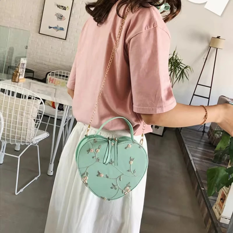 Female Sweet Lace Heart Round Handbags High Quality PU Leather Cross Body for Women Small Fresh wer Chain Shoulder Bags 240823 8079