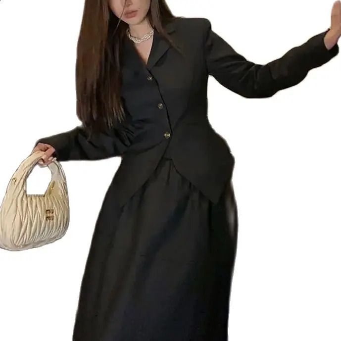 Korea Womens Retro Casual Waist Wrapped Suit Half Skirt Set Two Piece Black Hepburn Style Single Breasted Suit Half Skirt Set 240823