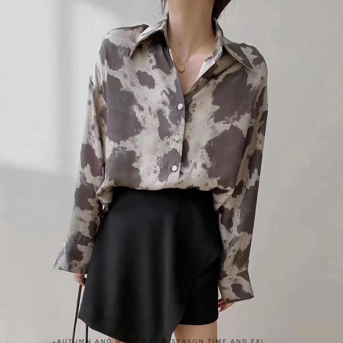 Womens clothing fat Mm shirt sleeve top niche loose trend fashionable leopard print jacket Ins elegant polo neck 240822