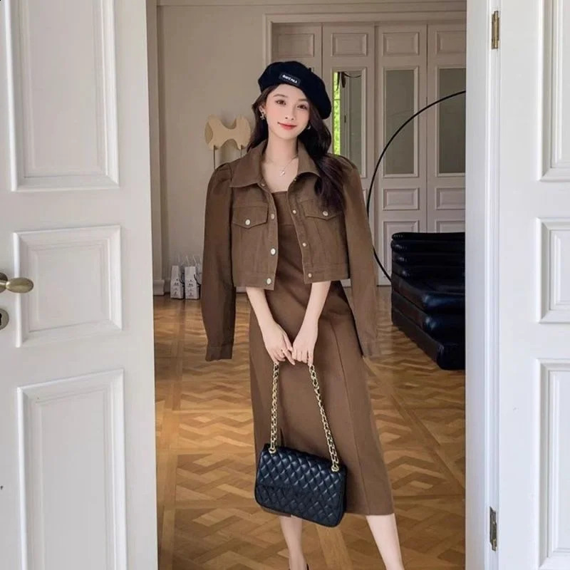 Retro Casual Outfits Spring Autumn Short Denim Jacket Paired with Suspender Split Long Skirt Two-piece Set for Women 240823
